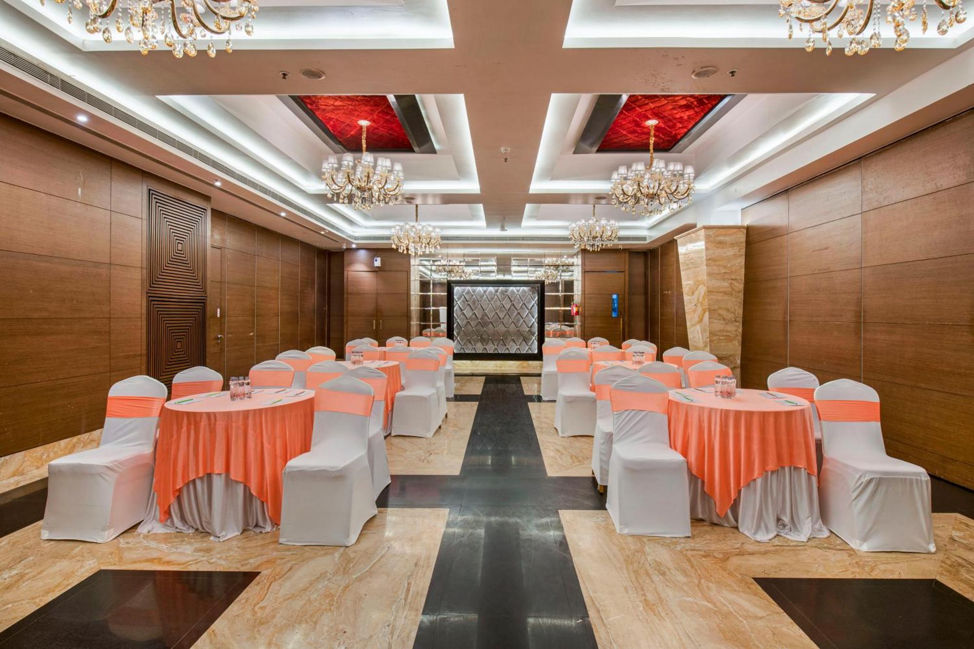 Hotel Satkar Grande Thane Esterno foto